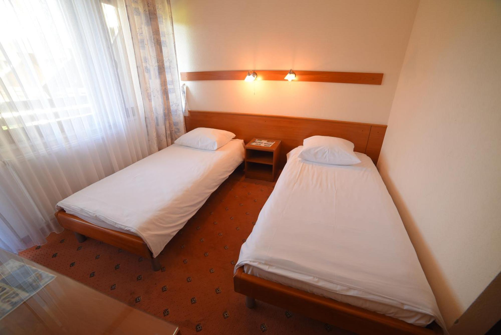 Hotel Ada Bihać Buitenkant foto