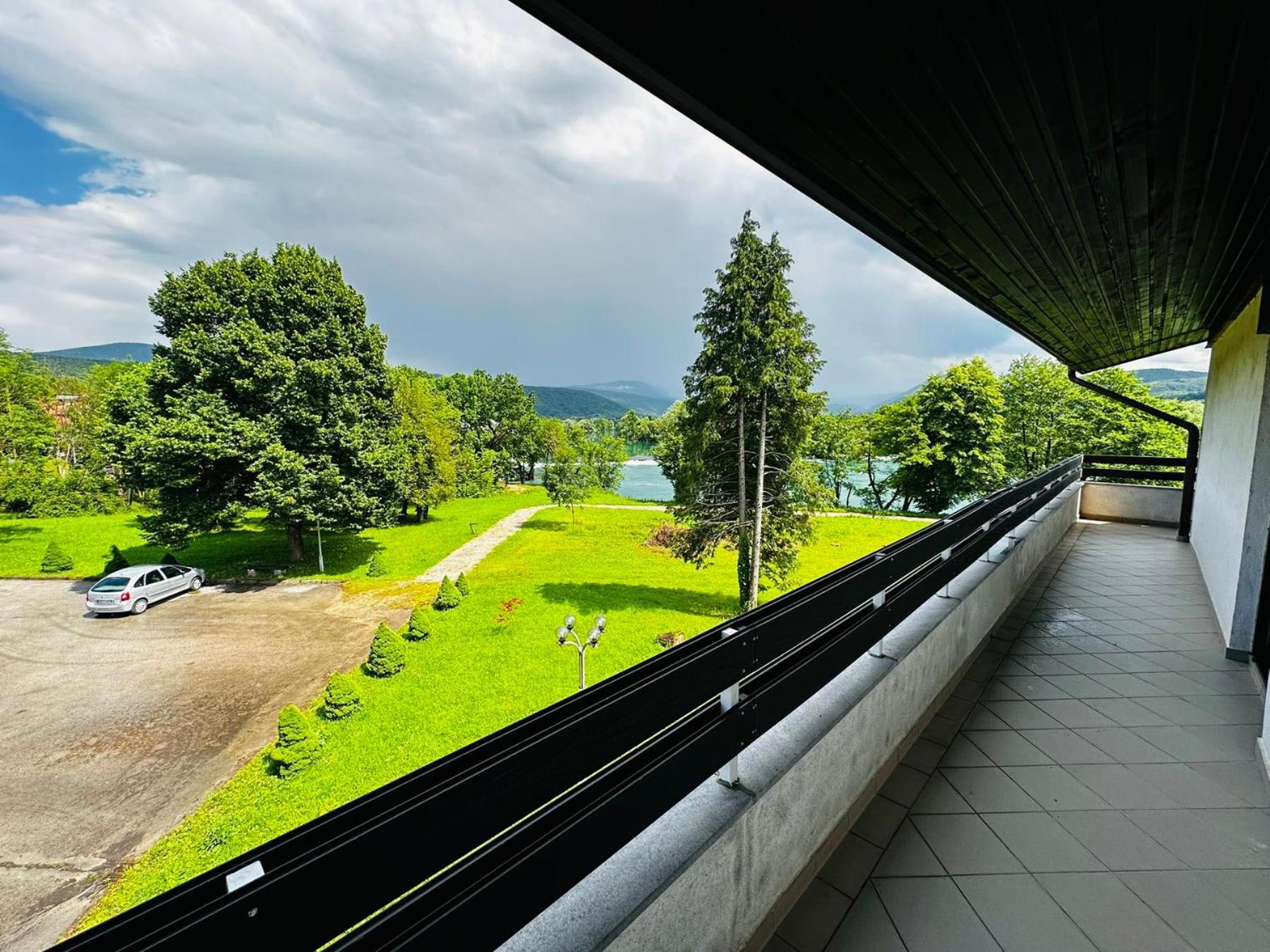 Hotel Ada Bihać Buitenkant foto