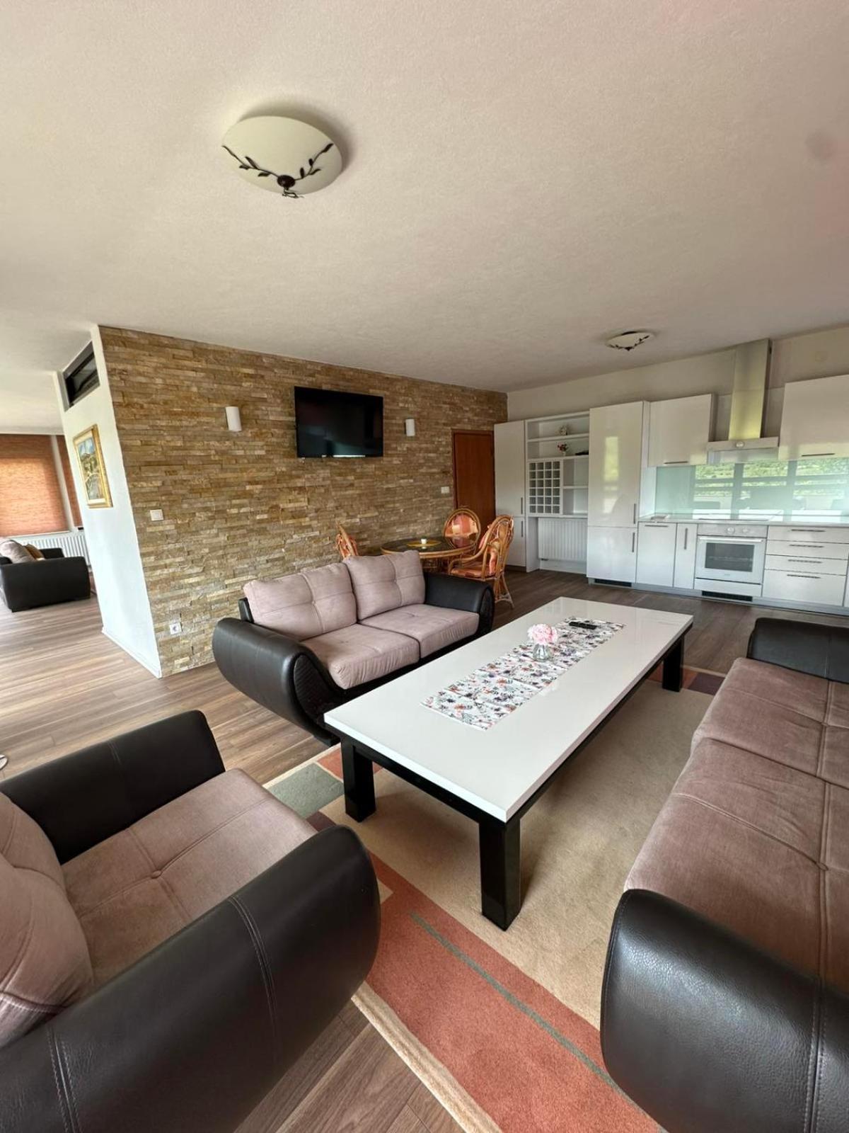 Hotel Ada Bihać Buitenkant foto